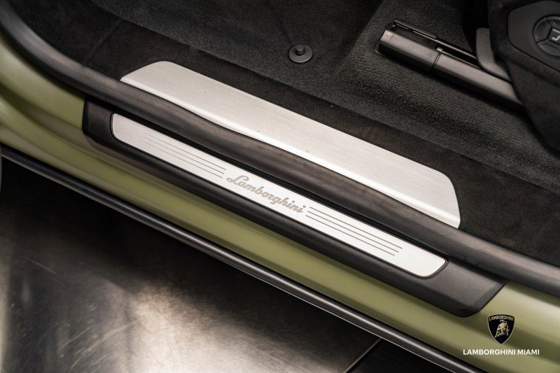 Used 2024 Lamborghini Urus Performante image 38