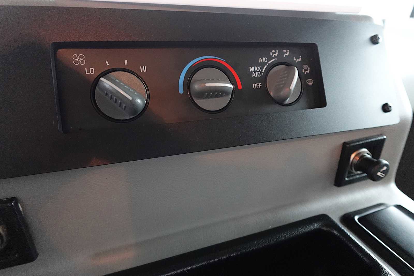 Used 2002 HUMMER H1 4-Door Wagon image 17