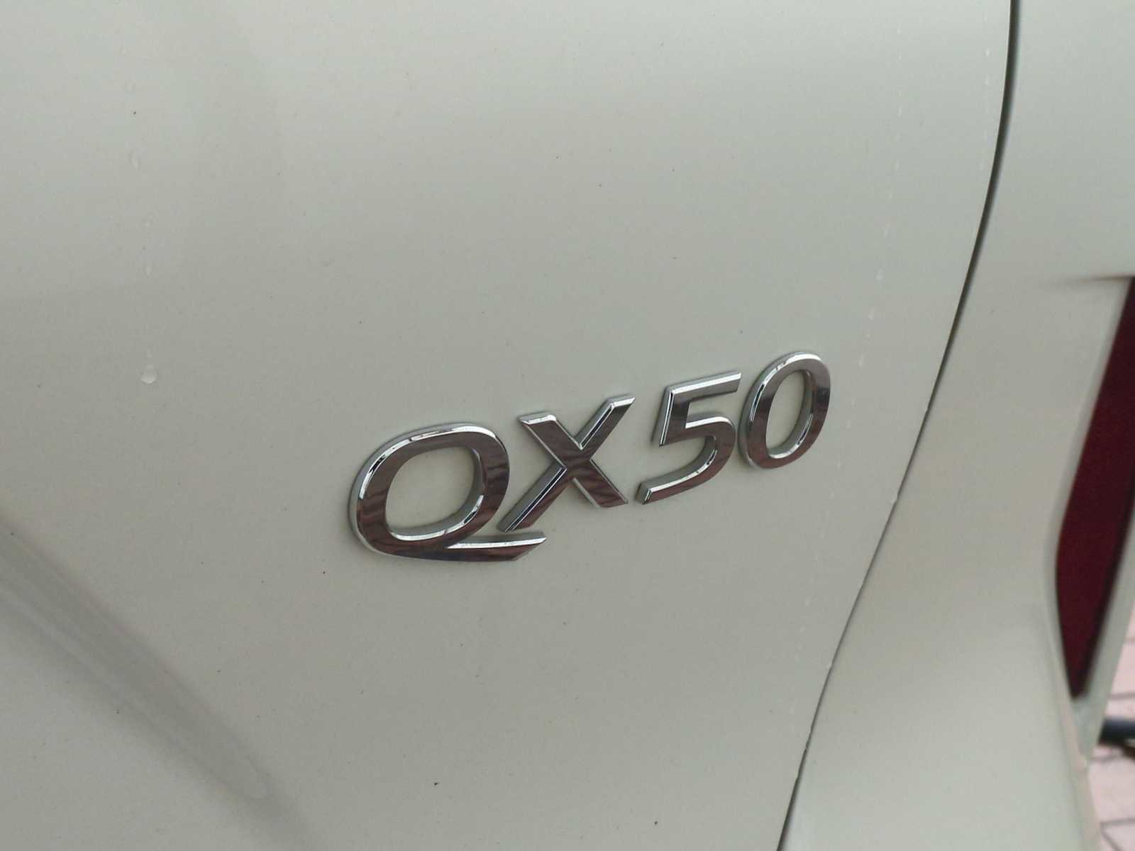 Used 2020 INFINITI QX50 Luxe w/ Navigation Package image 13