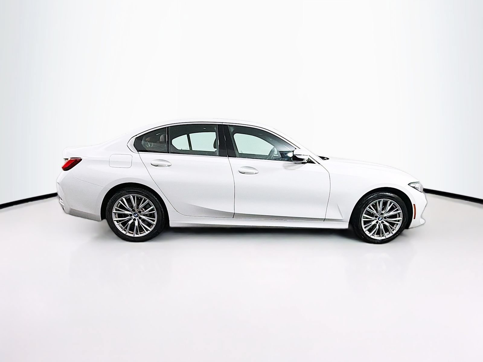 Used 2024 BMW 330i xDrive Sedan AWD/4WD image 8