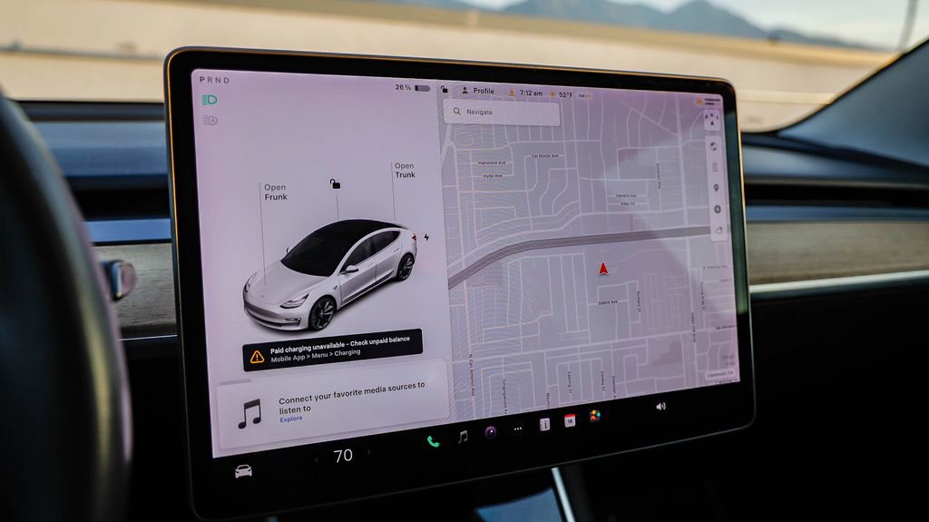 Used 2018 Tesla Model 3 image 23