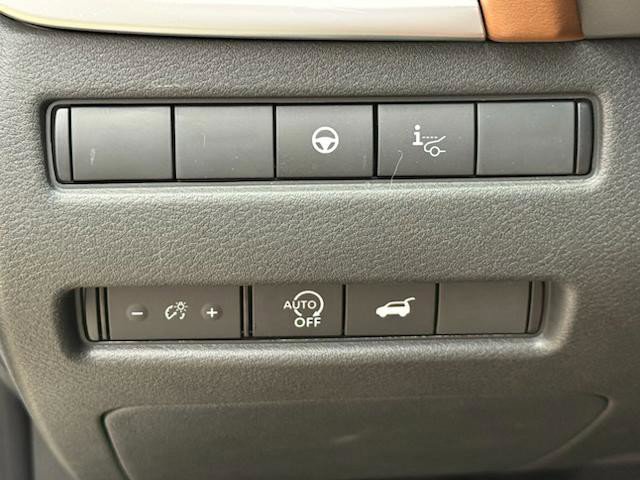 Certified 2026 Nissan Rogue Platinum w/ Platinum Premium Package AWD/4WD image 40