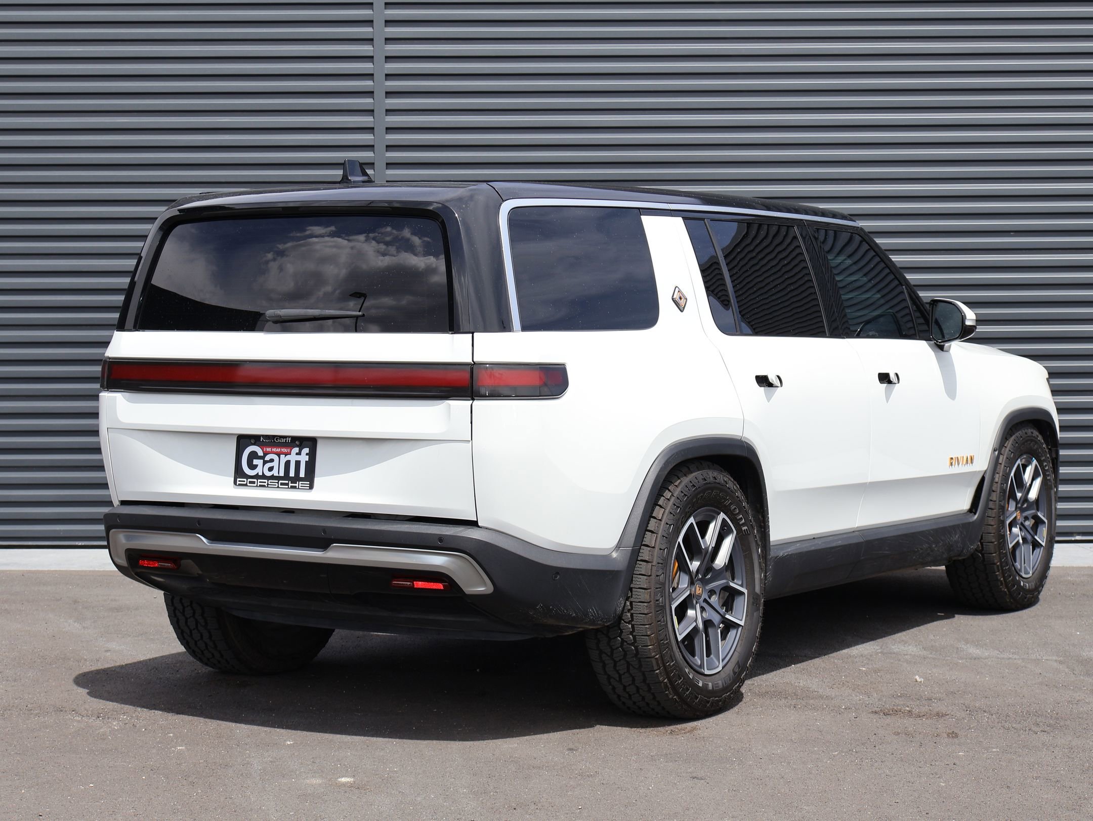 Used 2023 Rivian R1S Launch Edition AWD/4WD image 5