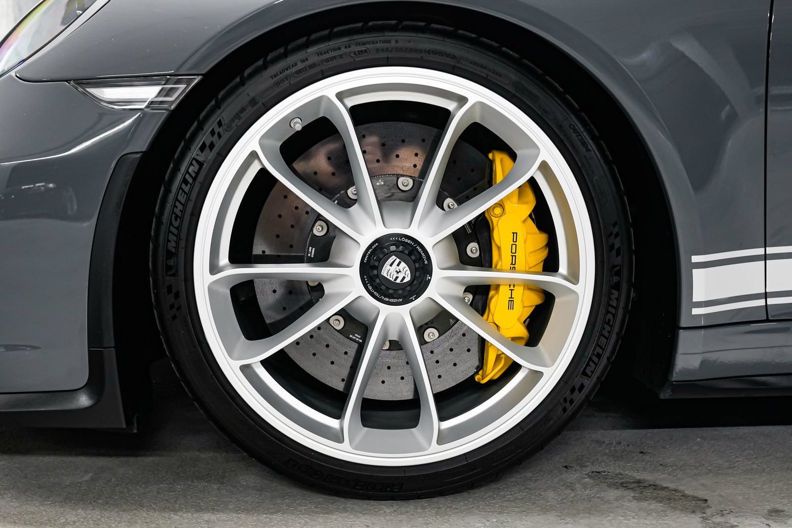 Used 2018 Porsche 911 GT3 RWD image 45