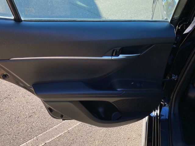 Used 2023 Toyota Camry SE FWD image 10