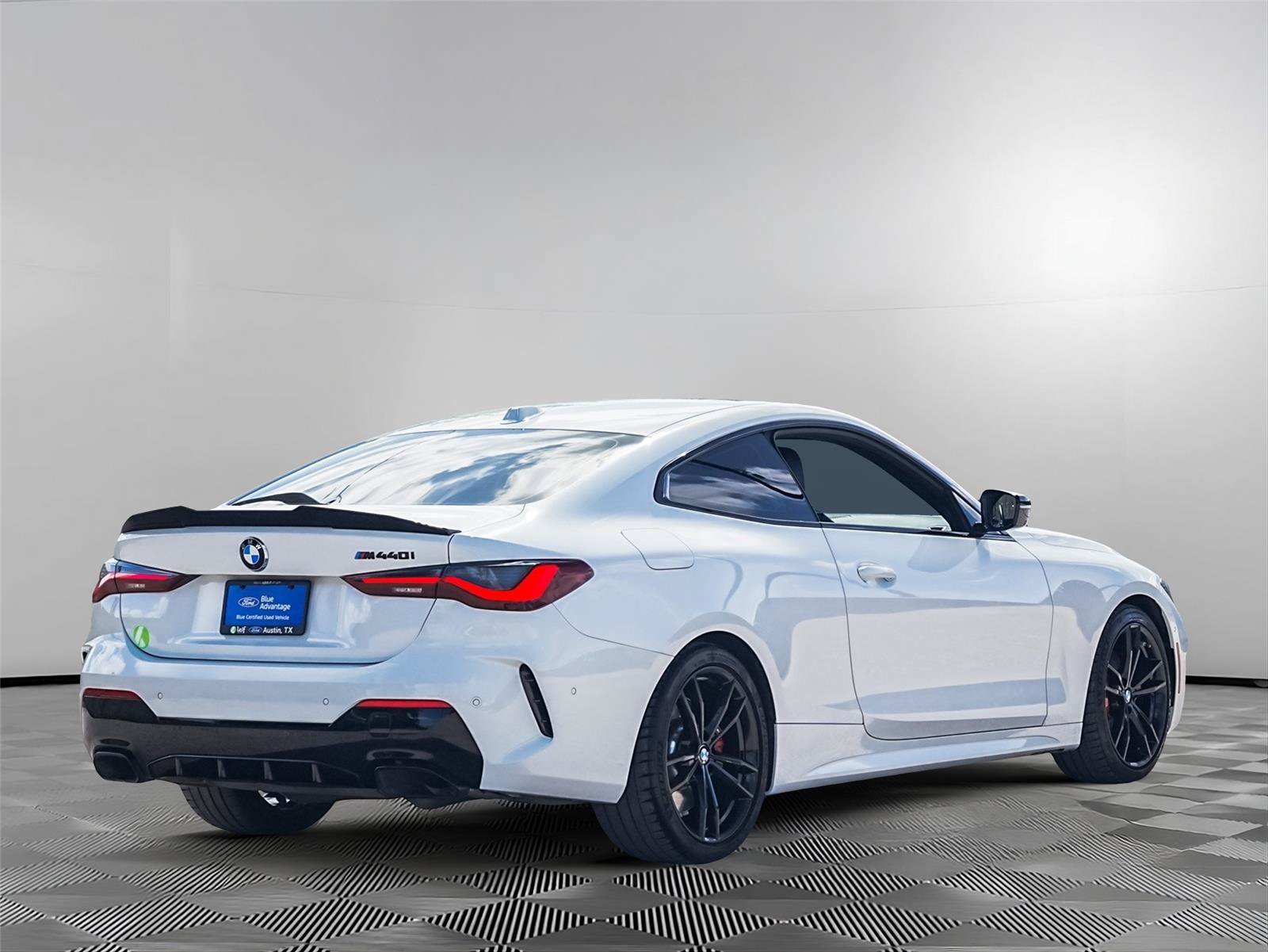 Used 2024 BMW M440i Coupe w/ Premium Package RWD image 5
