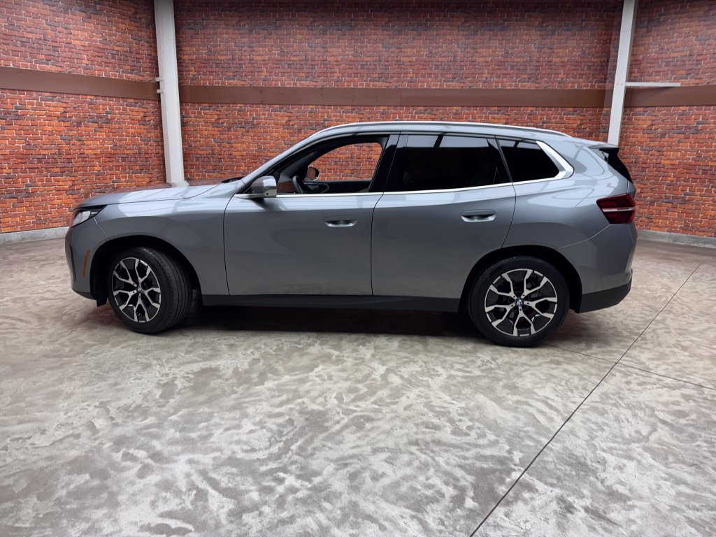 Certified 2025 BMW X3 xDrive30i w/ Premium Package AWD/4WD image 2
