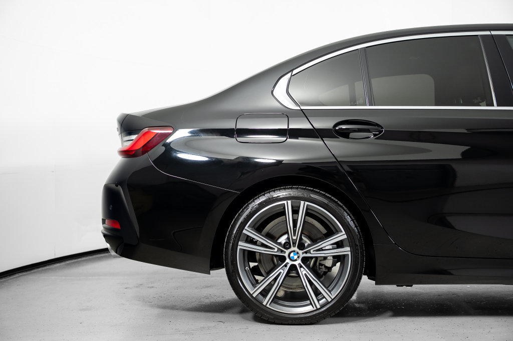 Used 2024 BMW 330i Sedan w/ Convenience Package RWD image 6