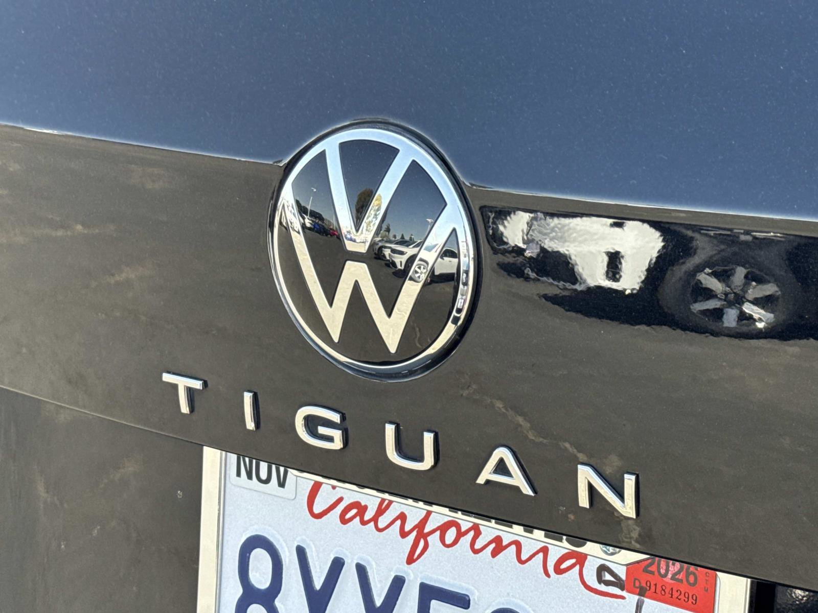 Used 2022 Volkswagen Tiguan SE R-Line image 28