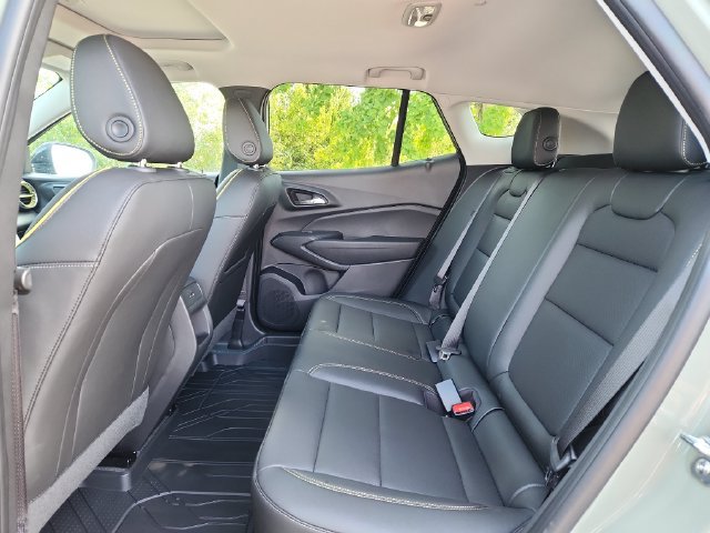 New 2026 Chevrolet Trax ACTIV w/ Sunroof Package FWD image 15