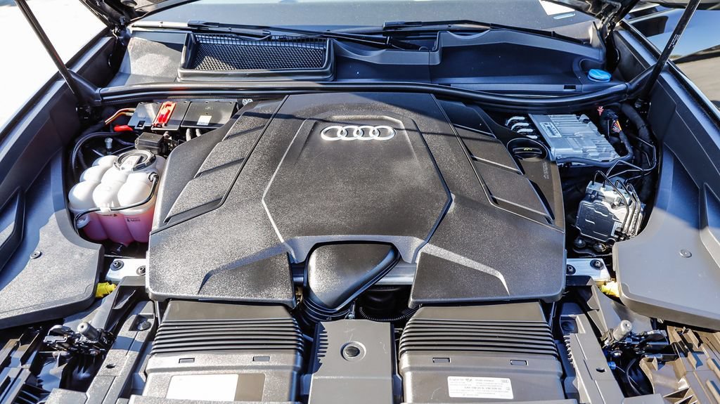 Used 2023 Audi Q8 Premium Plus w/ Premium Plus Package AWD/4WD image 32
