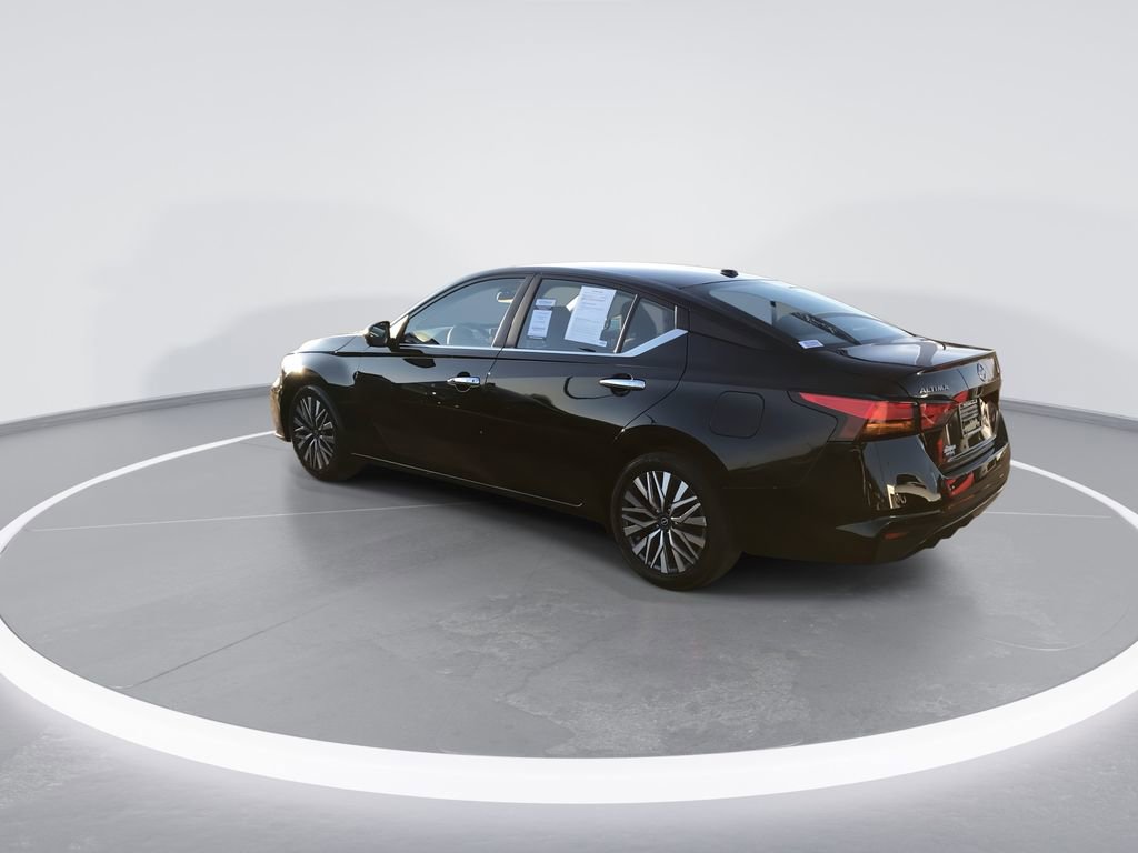 Used 2024 Nissan Altima 2.5 SV FWD image 6