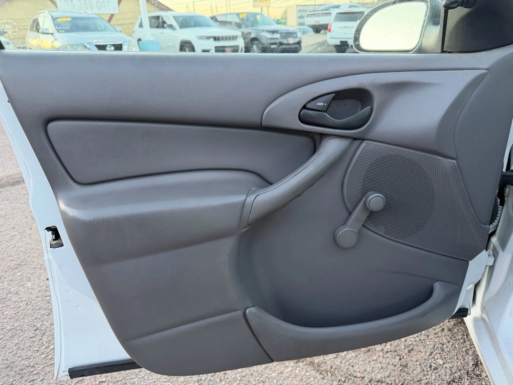 Used 2004 Ford Focus LX image 12