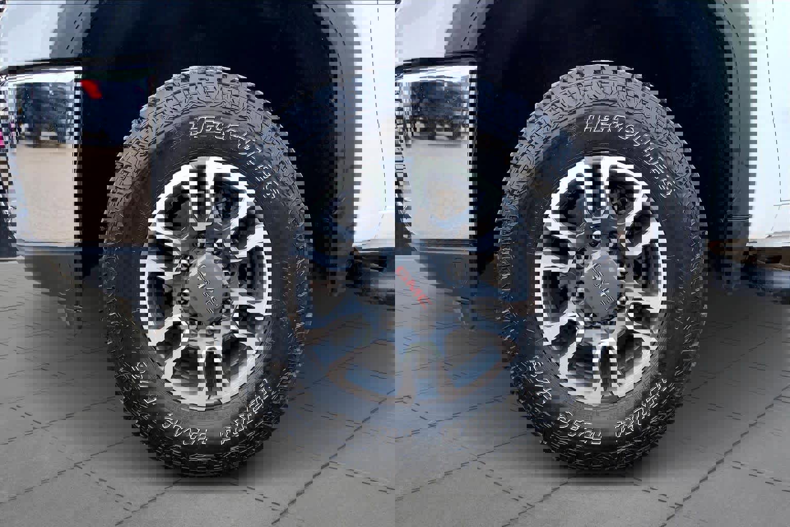 Used 2022 GMC Sierra 3500 SLE w/ SLE Convenience Package image 11