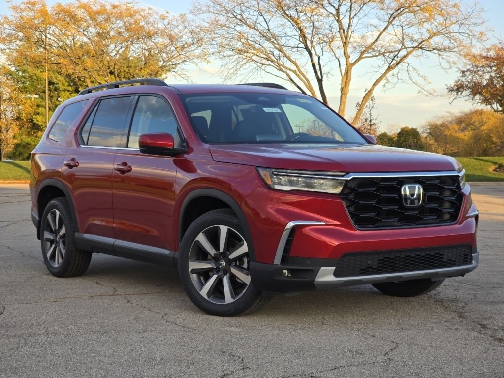 New 2025 Honda Pilot Touring image 2