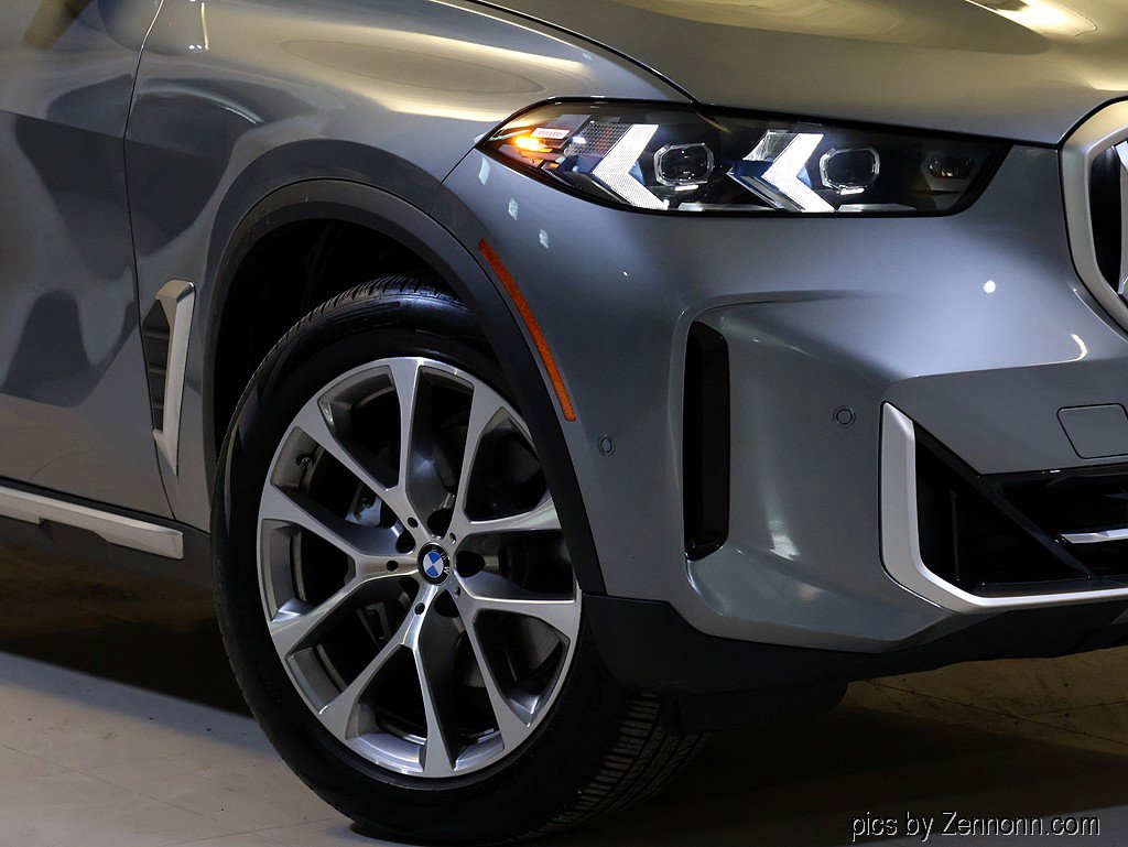 Certified 2025 BMW X5 xDrive40i w/ Premium Package image 3