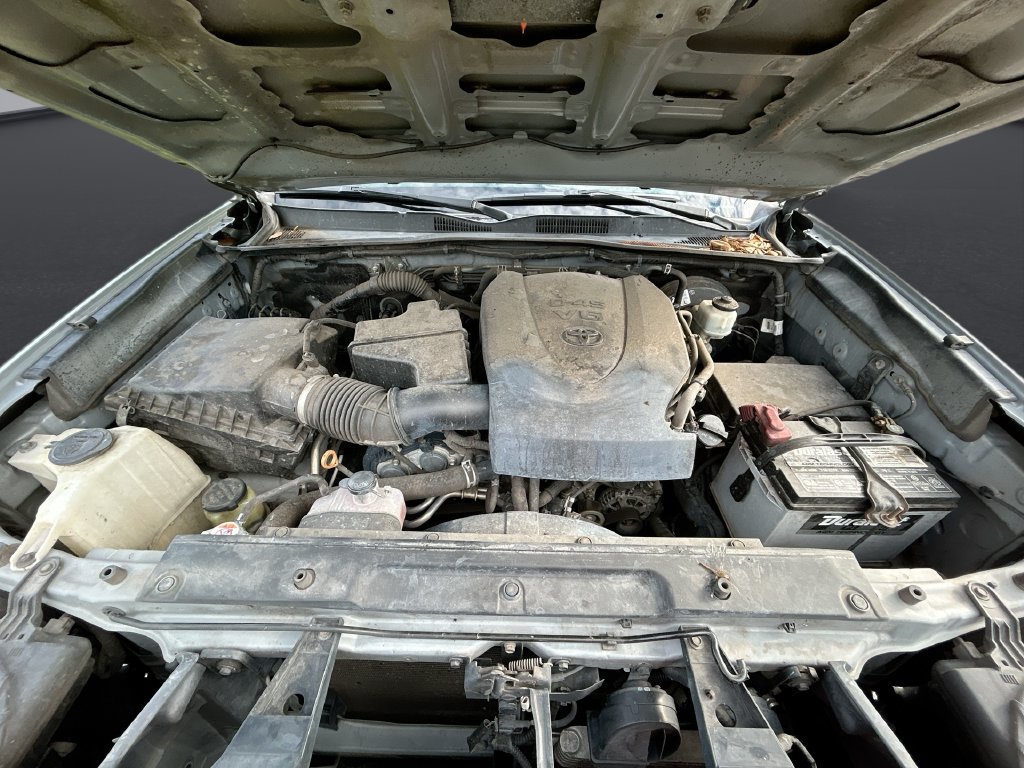 Used 2020 Toyota Tacoma TRD Sport AWD/4WD image 32