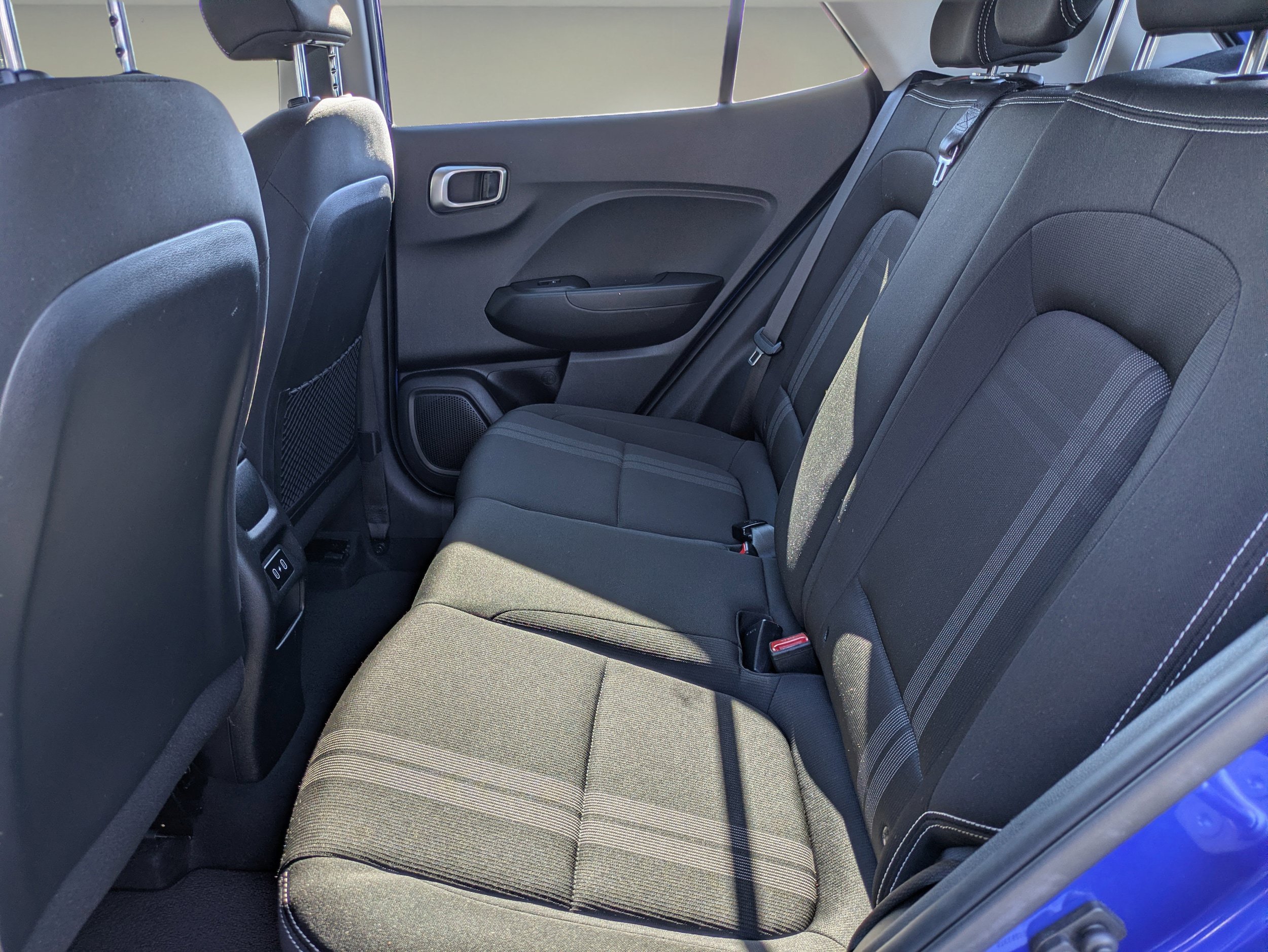 Used 2025 Hyundai Venue SEL FWD image 14