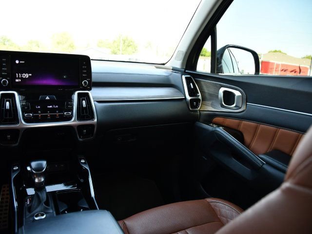 Used 2021 Kia Sorento SX Prestige image 22