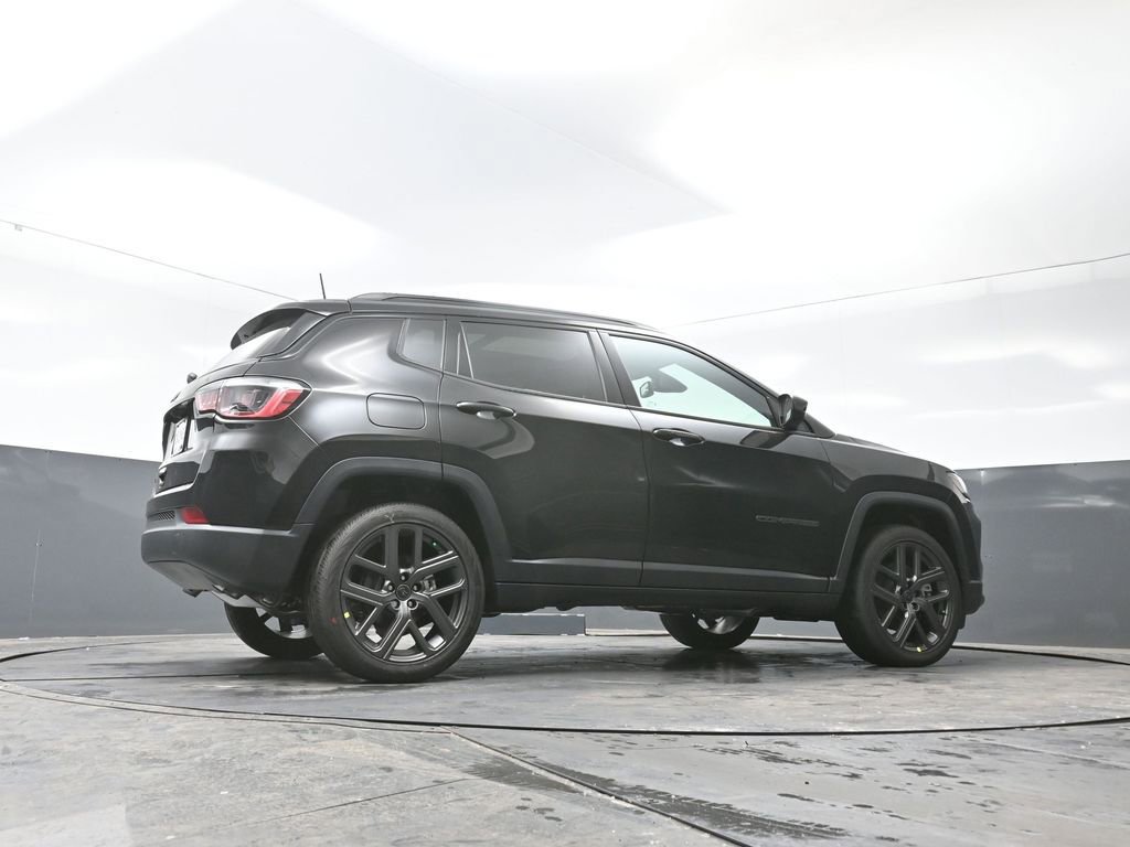 New 2026 Jeep Compass Latitude w/ Sun and Sound Group image 45