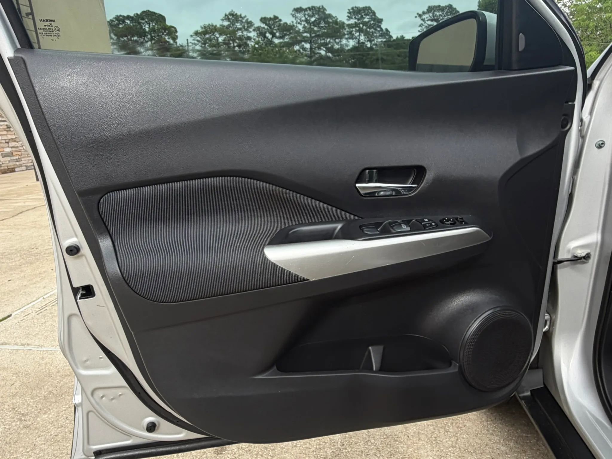 Used 2019 Nissan Kicks SV FWD image 12