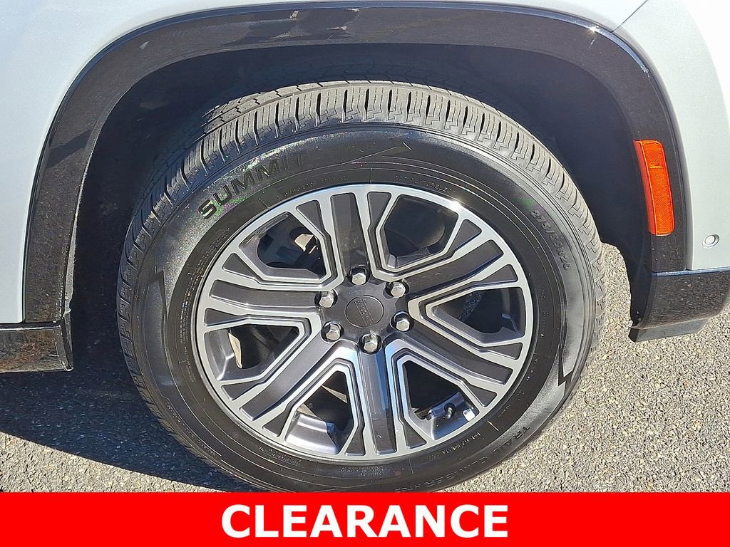 Used 2023 Jeep Wagoneer L Series II image 8