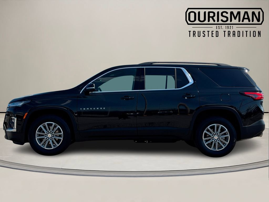 Used 2023 Chevrolet Traverse LT image 3