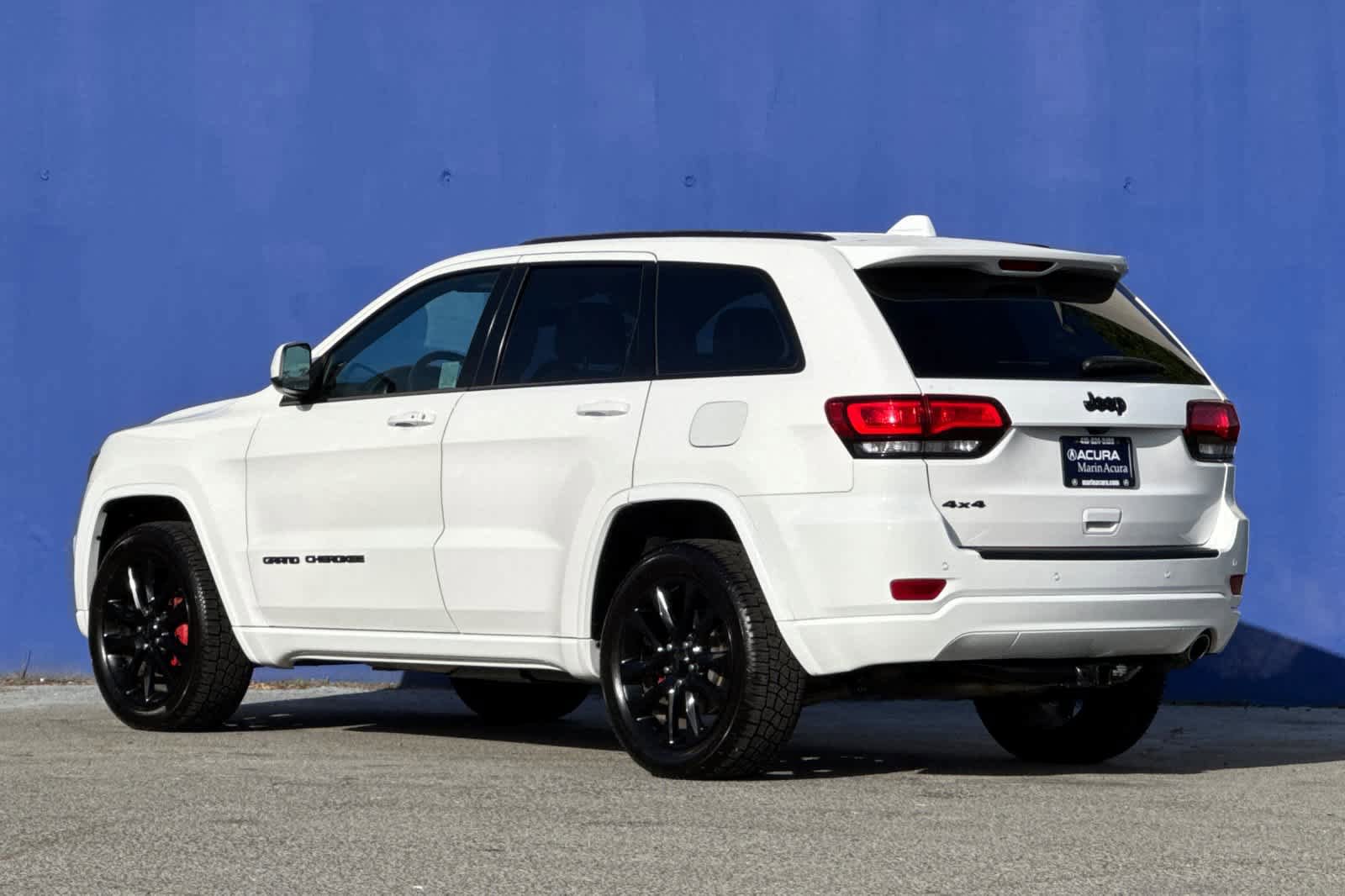 Used 2020 Jeep Grand Cherokee Altitude AWD/4WD image 5