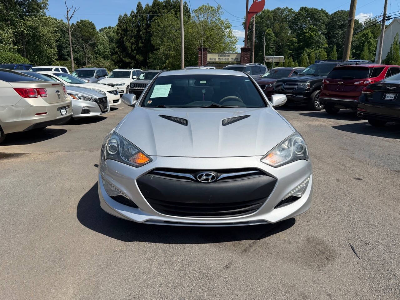 Used 2015 Hyundai Genesis 3.8 RWD image 2
