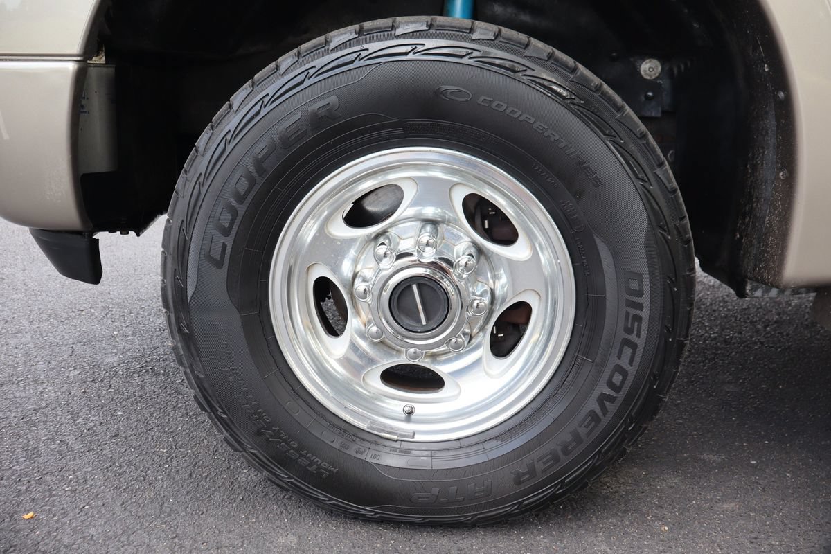 Used 2005 Ford Excursion Eddie Bauer AWD/4WD image 41
