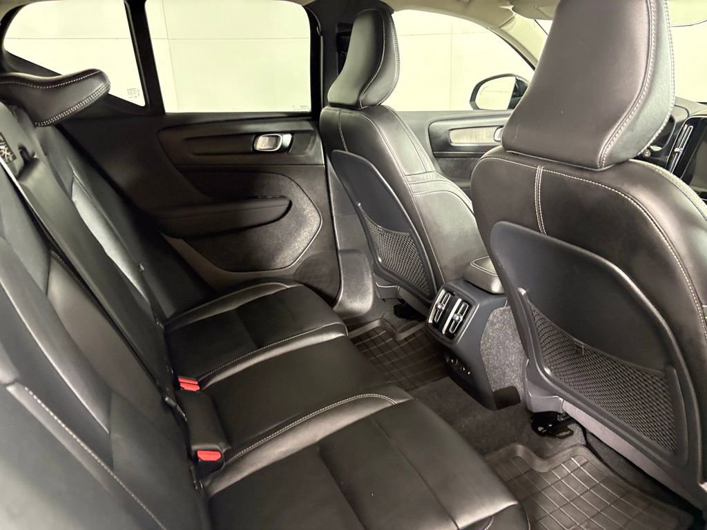 Used 2023 Volvo XC40 B5 Plus w/ Driver Assist Package image 17