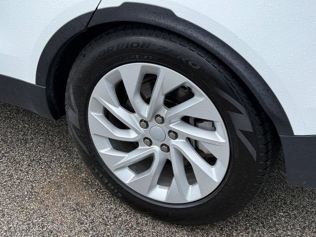 Used 2025 Land Rover Discovery S AWD/4WD image 8