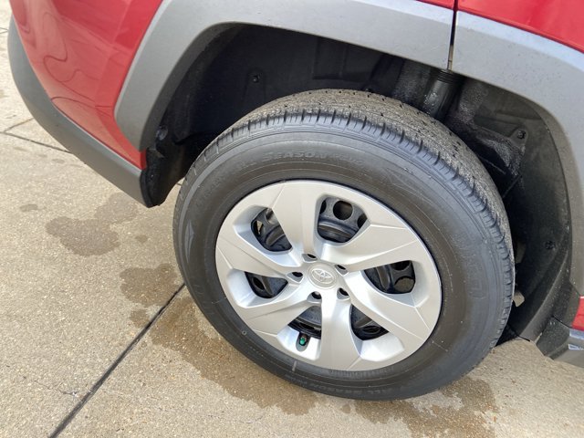 Used 2023 Toyota RAV4 LE AWD/4WD image 31