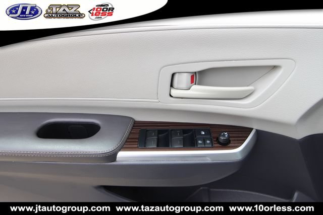 Used 2021 Toyota Sienna LE FWD image 12