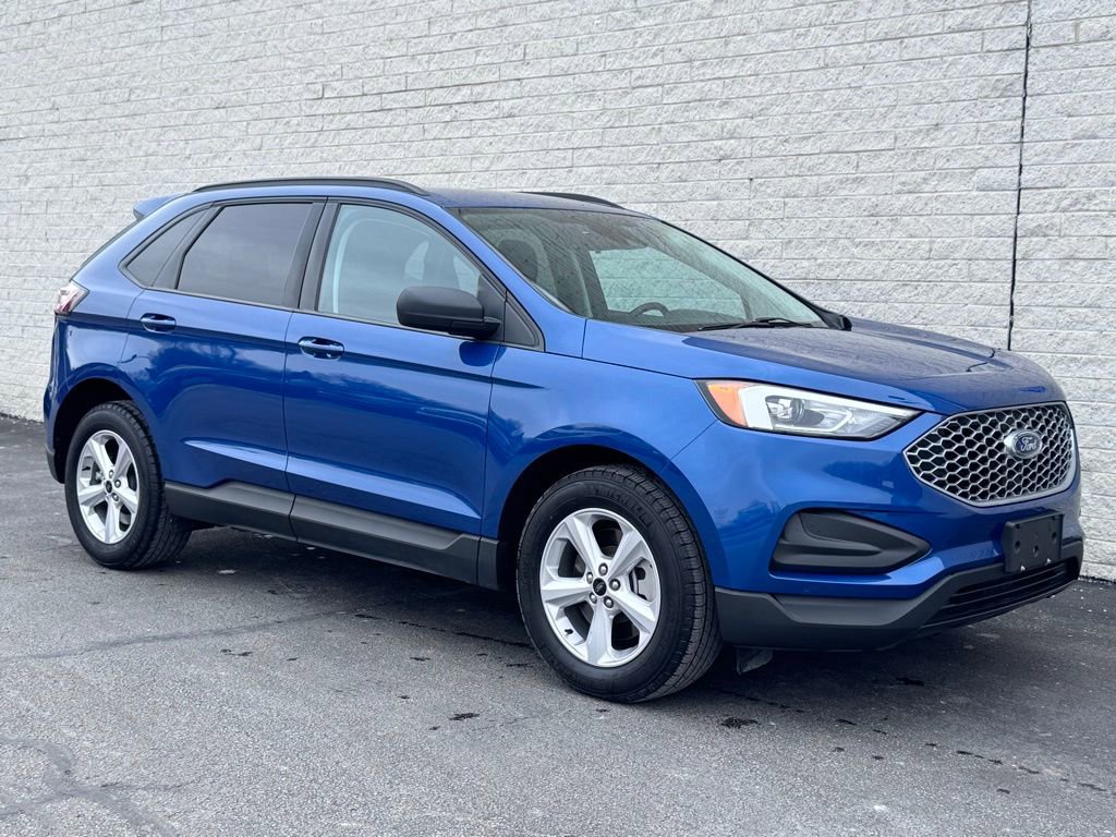 Certified 2024 Ford Edge SE image 6