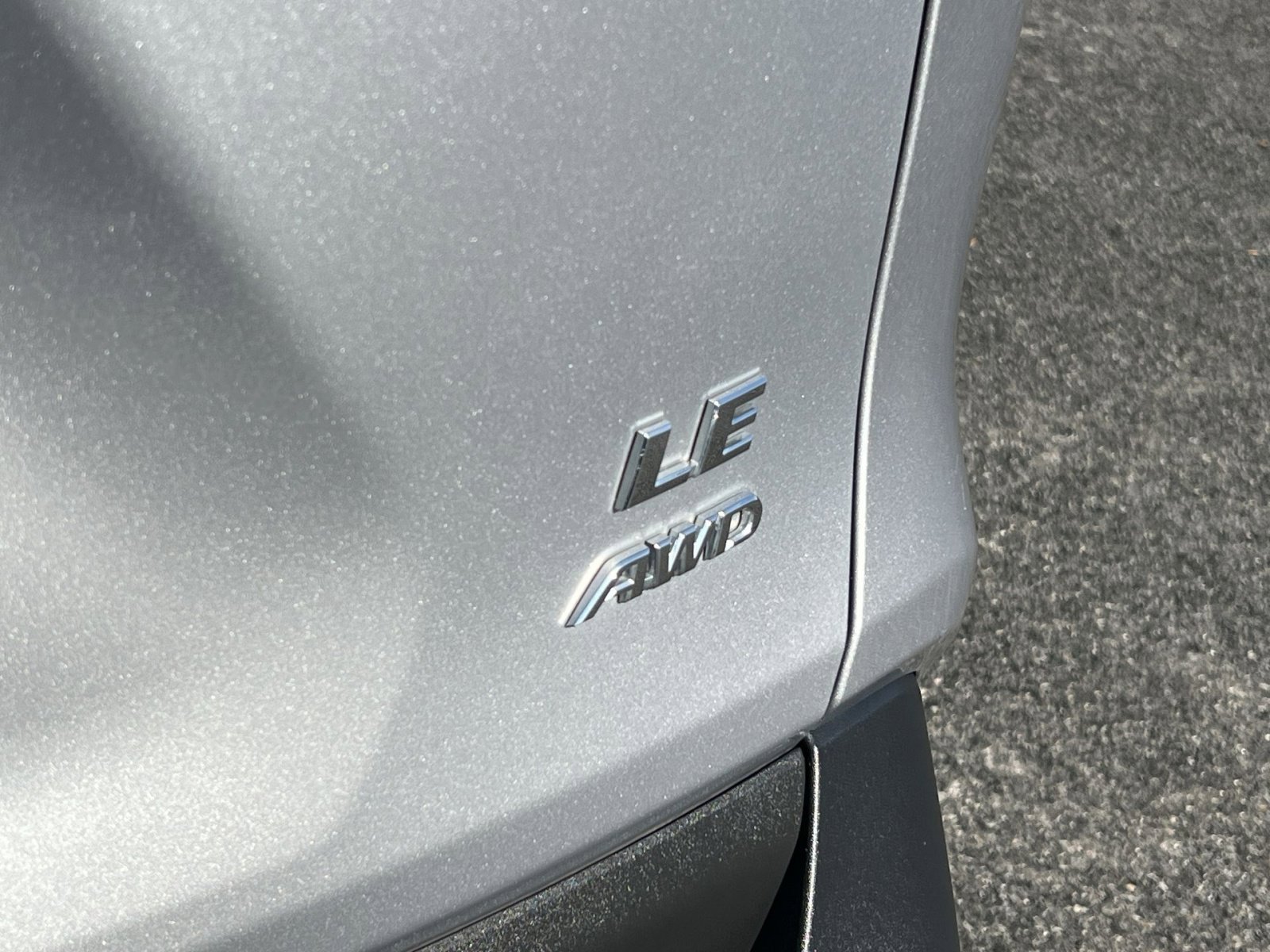 Used 2024 Toyota RAV4 LE image 27