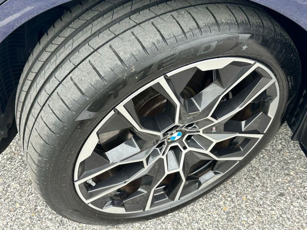 Used 2024 BMW X7 xDrive40i w/ Executive Package image 29