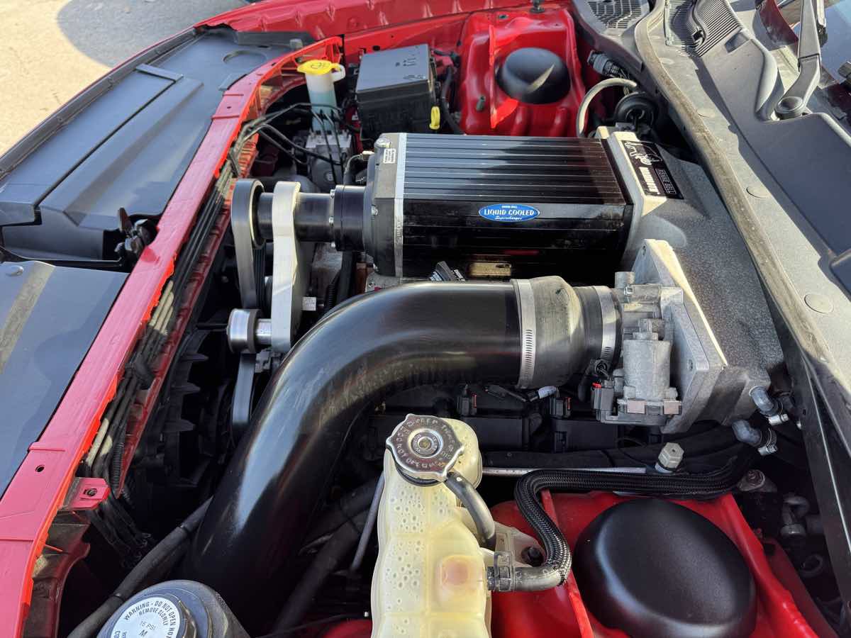 Used 2015 Dodge Challenger SRT image 45