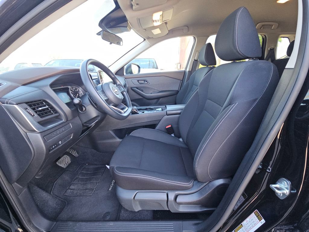 Used 2023 Nissan Rogue S image 15