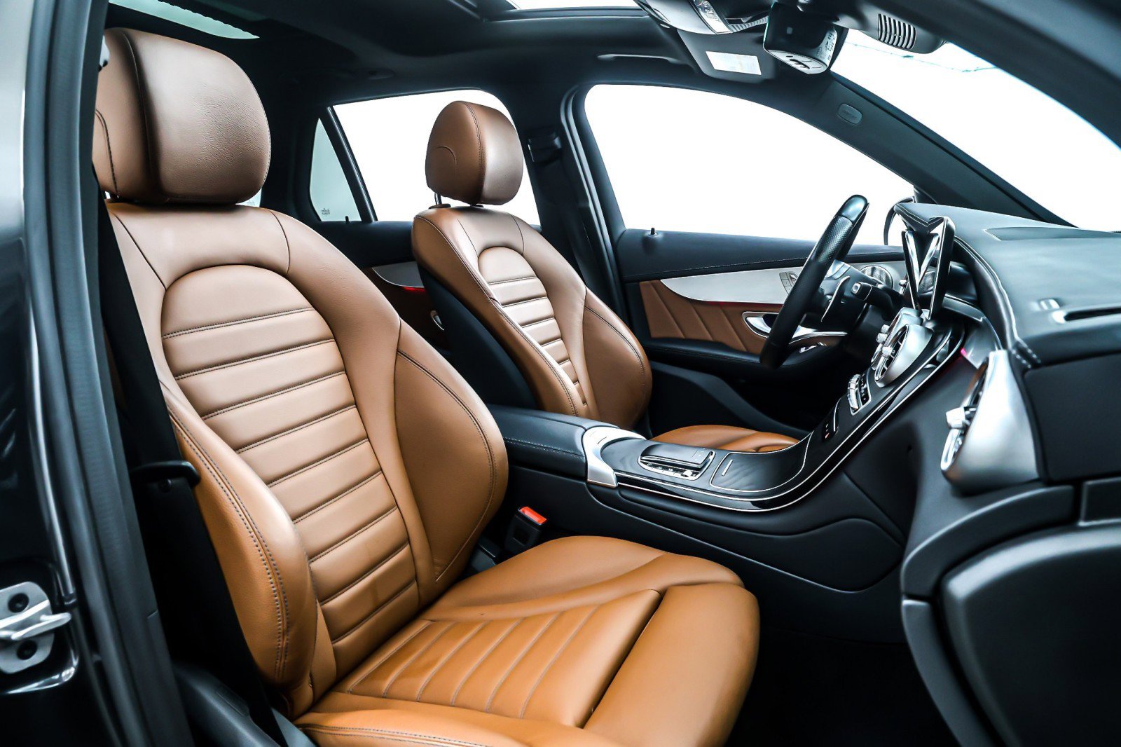 Used 2022 Mercedes-Benz GLC 43 AMG 4MATIC image 8