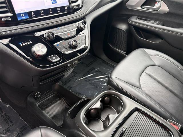 Used 2024 Chrysler Pacifica Touring-L w/ S Appearance Package FWD image 21