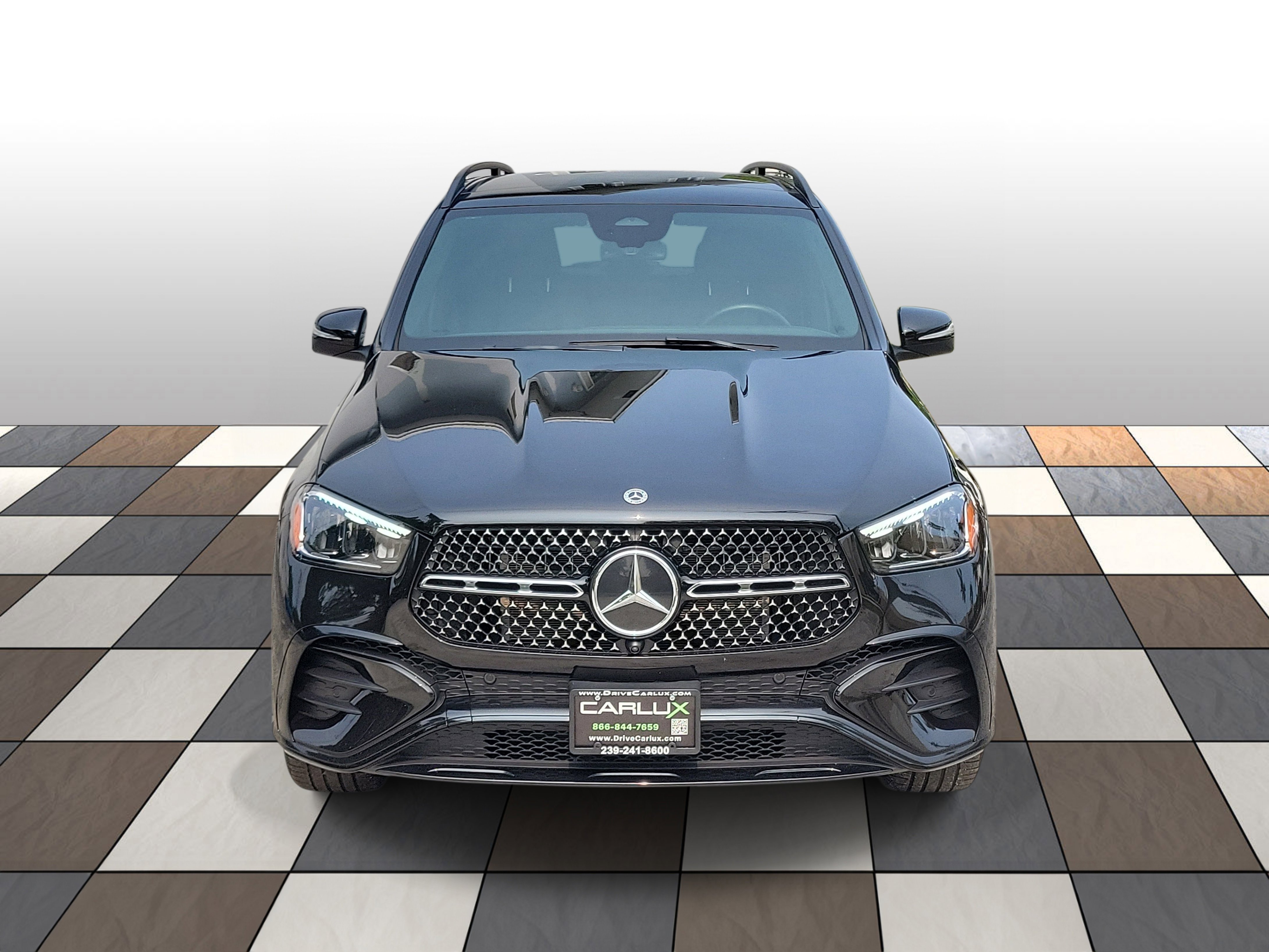 Used 2025 Mercedes-Benz GLE 350 4MATIC w/ AMG Line Exterior image 2