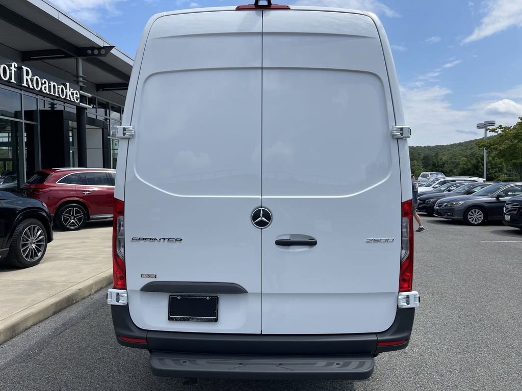 Used 2024 Mercedes-Benz Sprinter 2500 image 5