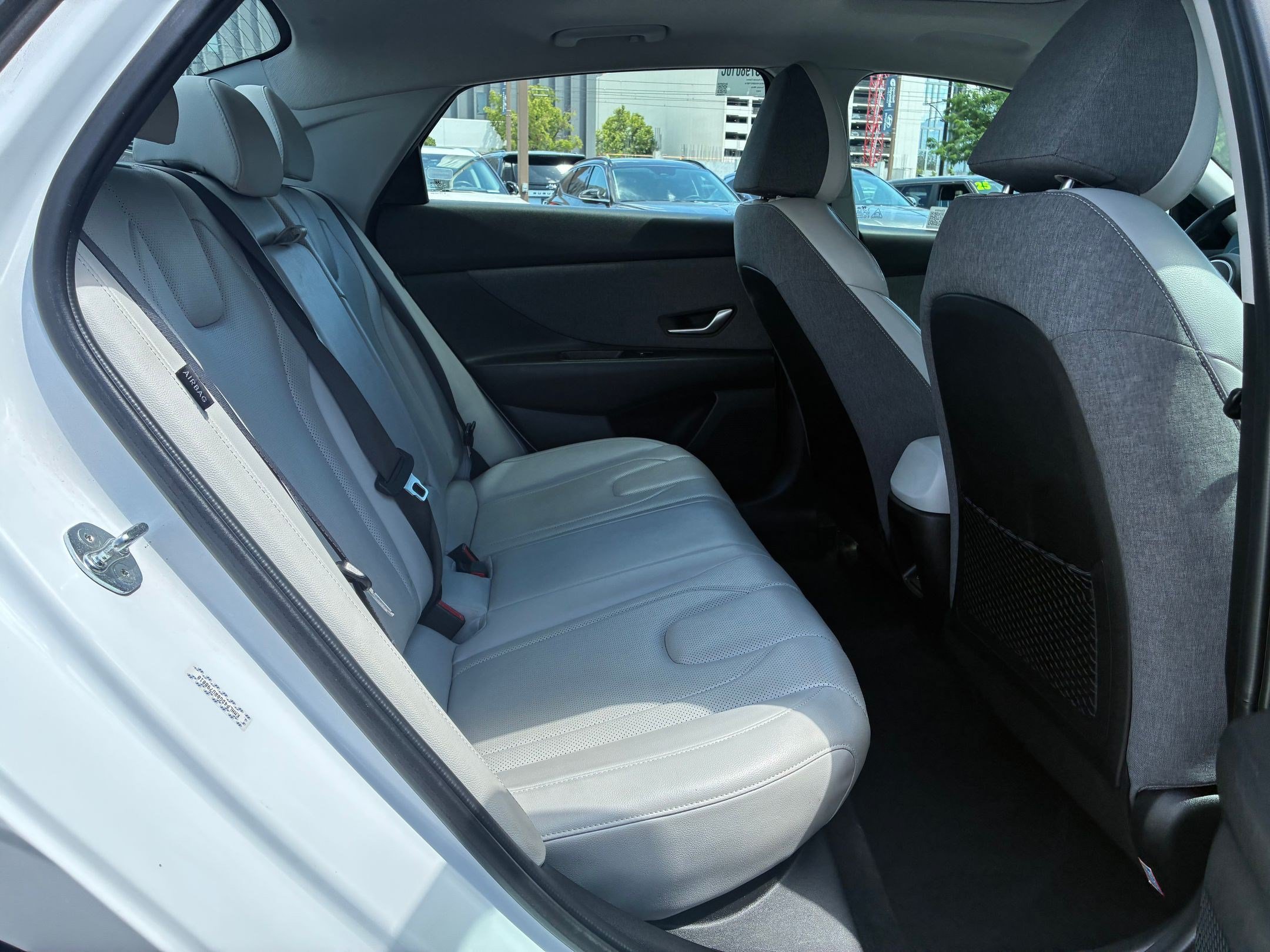Certified 2024 Hyundai Elantra Limited FWD image 30