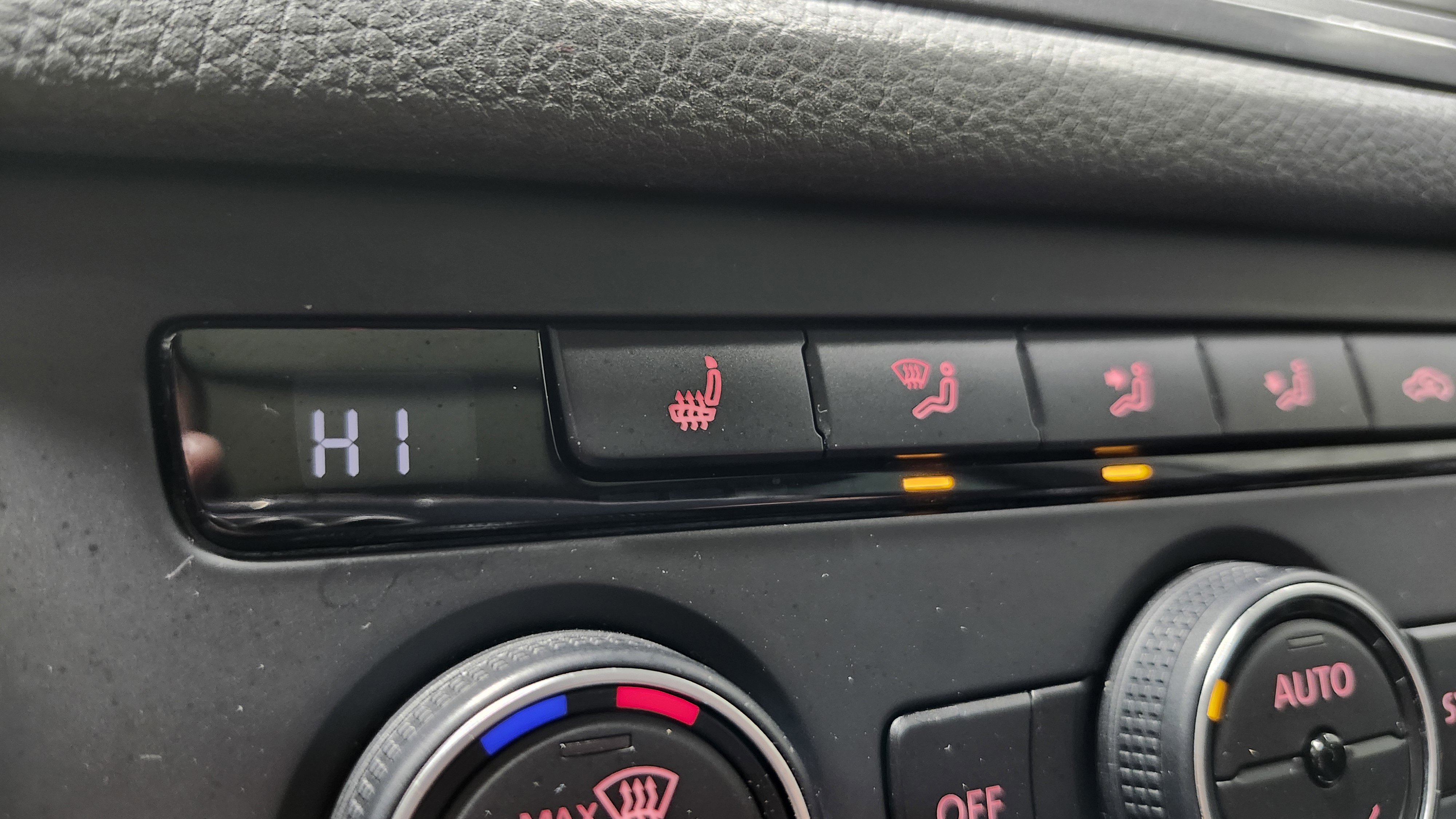 Used 2017 Volkswagen Tiguan SEL image 8