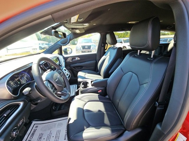 New 2026 Chrysler Pacifica Select image 12