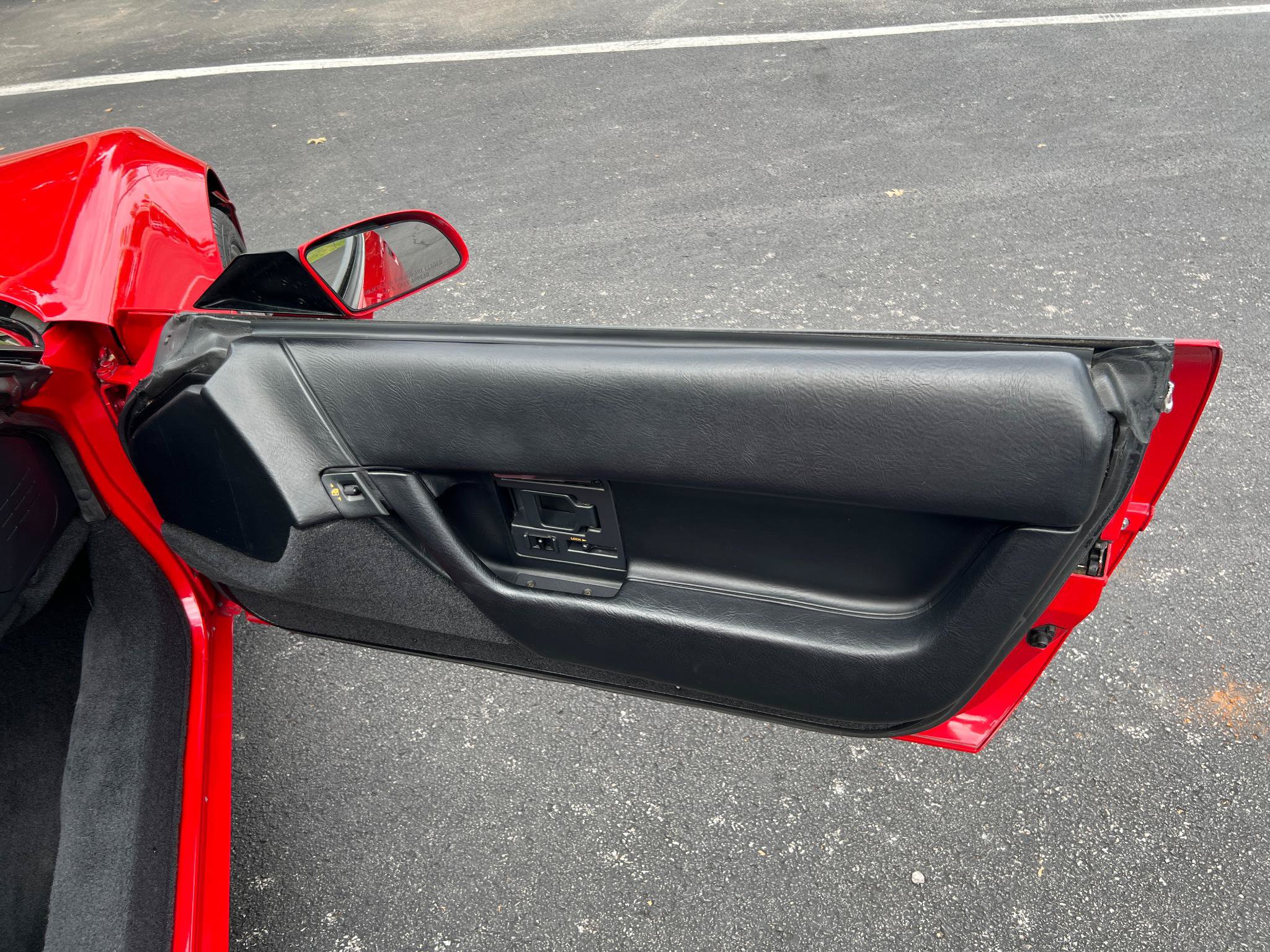 Used 1992 Chevrolet Corvette Convertible RWD image 24