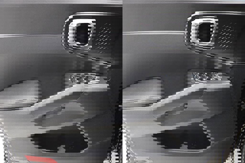 Used 2023 Kia Sorento LX image 15