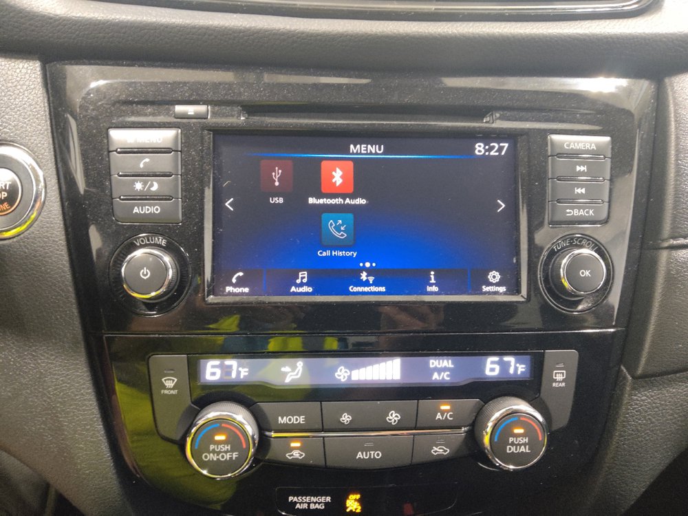 Used 2020 Nissan Rogue SV FWD image 25