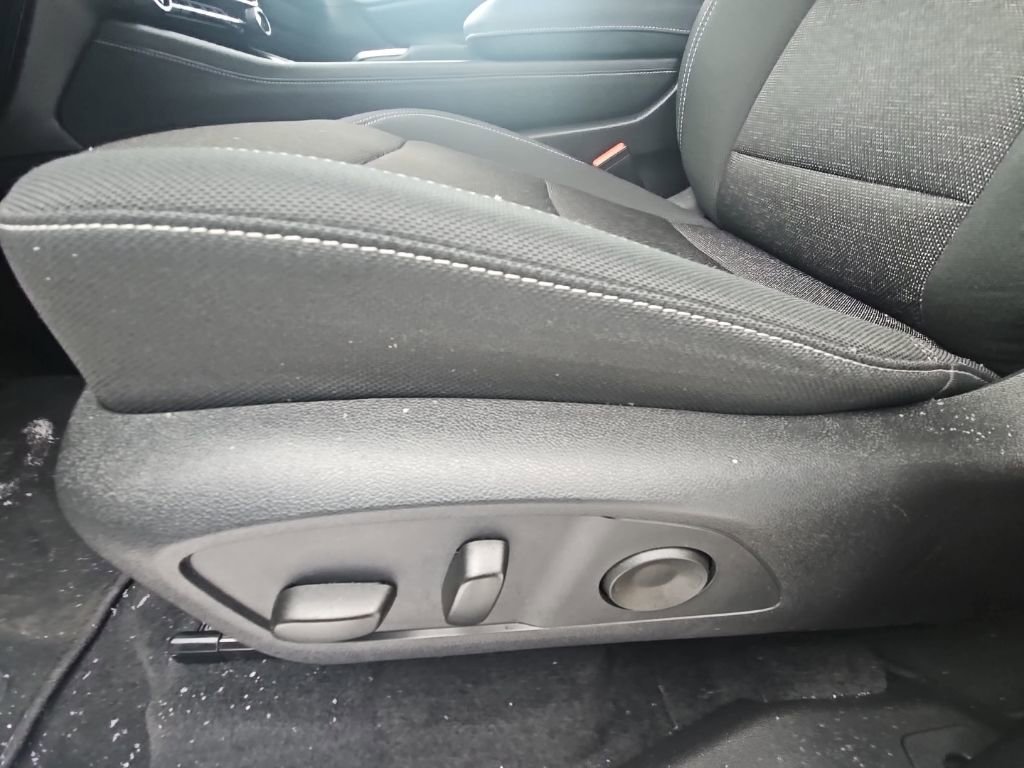 Certified 2025 Chevrolet Traverse LT image 13